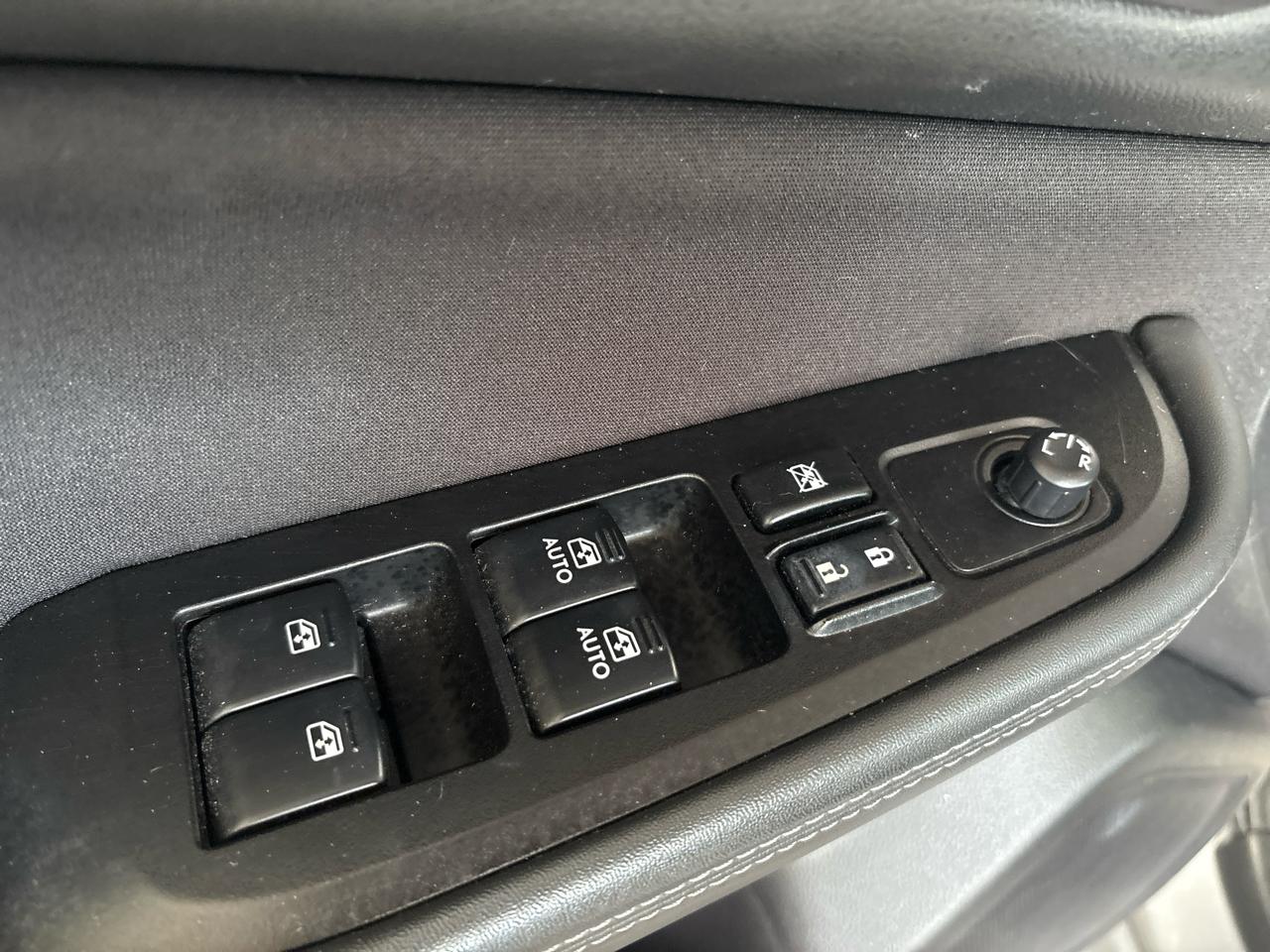 Subaru Legacy 4dr Sdn 2.5i Premium PZEV 2016