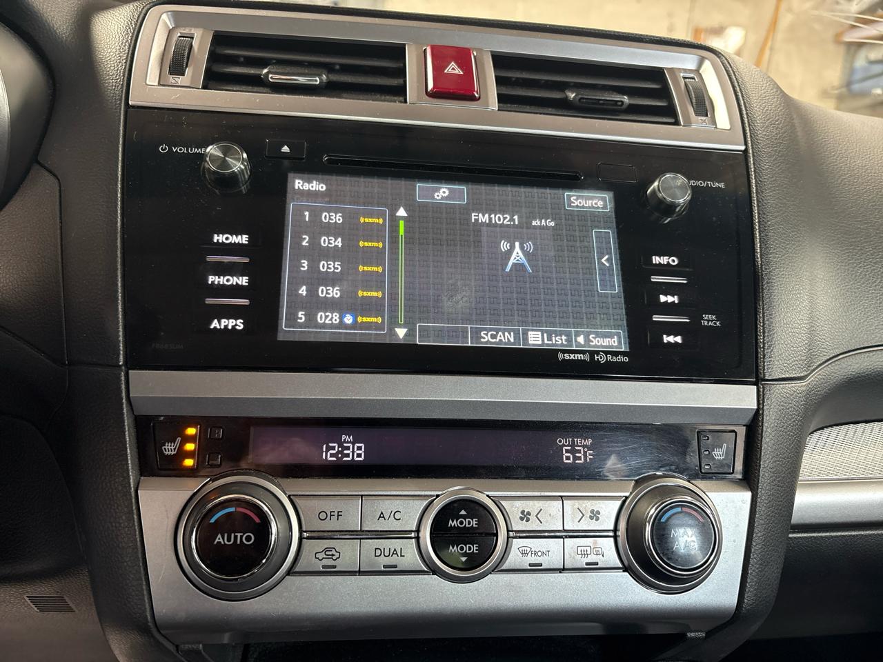 Subaru Legacy 4dr Sdn 2.5i Premium PZEV 2016