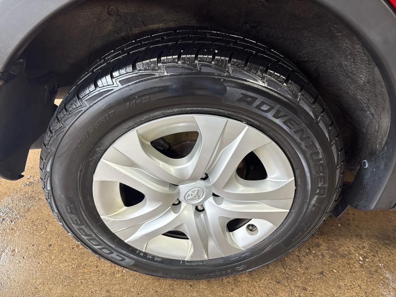 Toyota RAV4 AWD 4dr LE (Natl) 2014