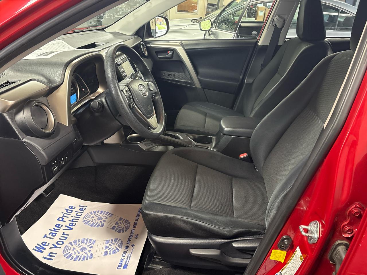 Toyota RAV4 AWD 4dr LE (Natl) 2014