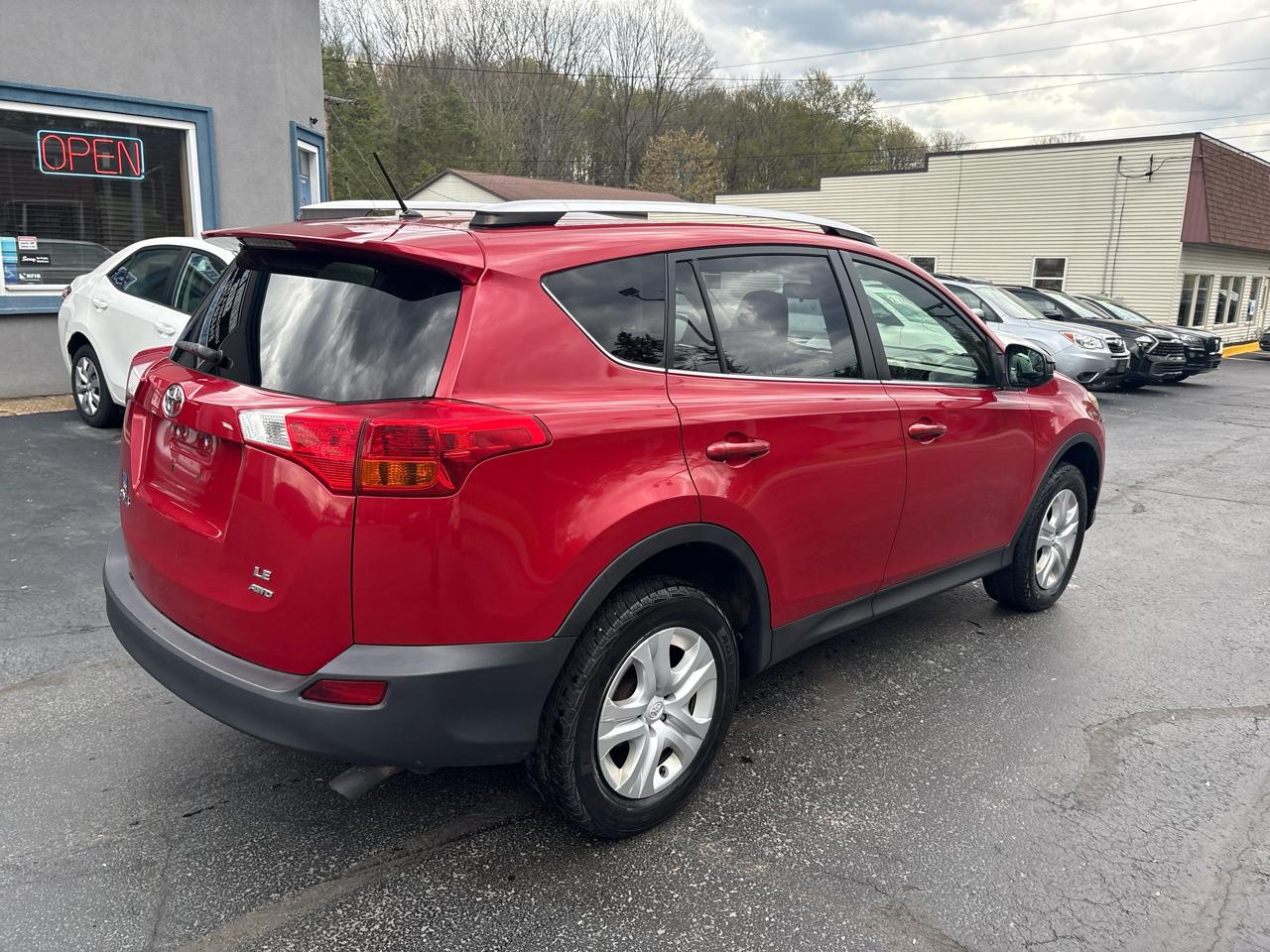 Toyota RAV4 AWD 4dr LE (Natl) 2014