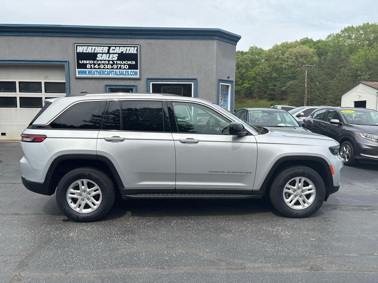 Jeep Grand Cherokee Laredo 4x4 2023
