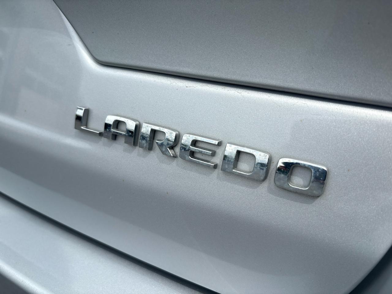 Jeep Grand Cherokee Laredo 4x4 2023
