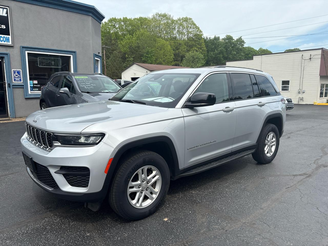 Jeep Grand Cherokee Laredo 4x4 2023