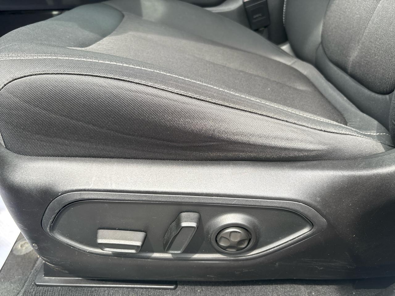 Jeep Grand Cherokee Laredo 4x4 2023