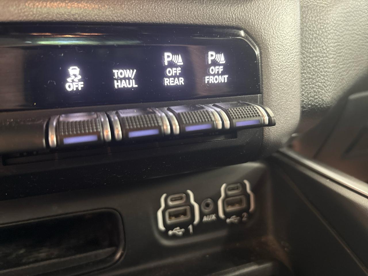 RAM 1500 Big Horn 4x4 Quad Cab 6'4" Box 2022