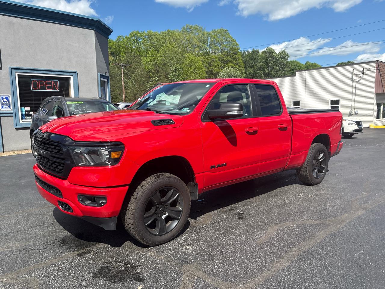 RAM 1500 Big Horn 4x4 Quad Cab 6'4" Box 2022