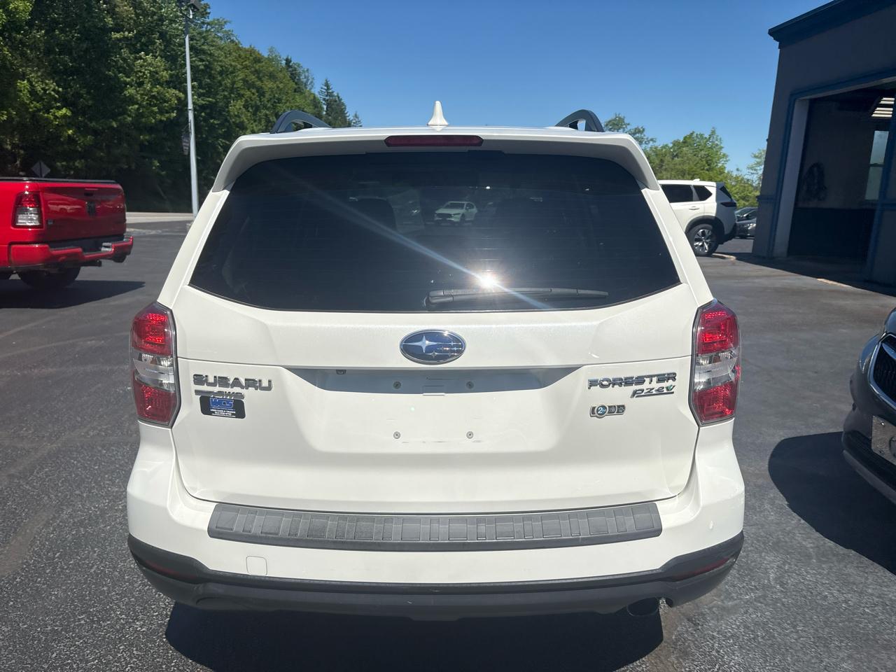 Subaru Forester 4dr CVT 2.5i Touring PZEV 2016