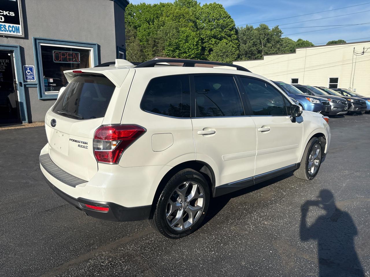 Subaru Forester 4dr CVT 2.5i Touring PZEV 2016
