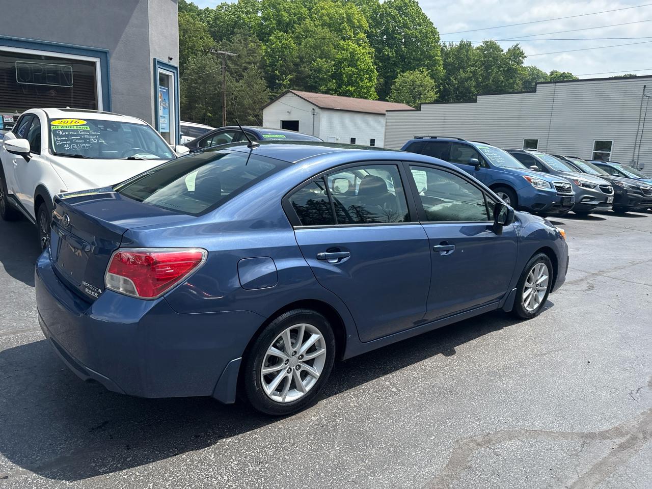 Subaru Impreza Sedan 4dr Auto 2.0i Premium 2013