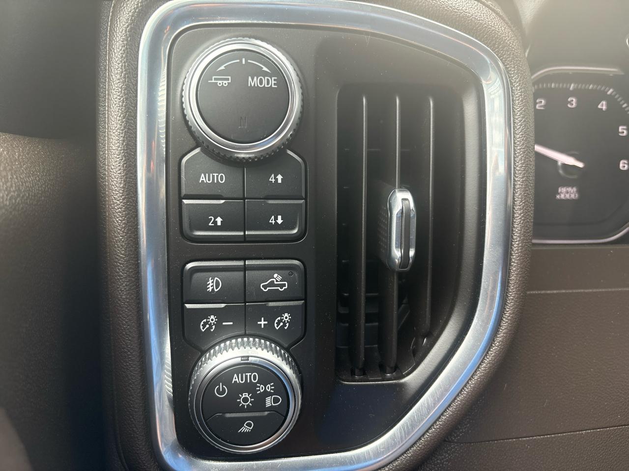 GMC Sierra 1500 4WD Crew Cab 147" Denali 2020