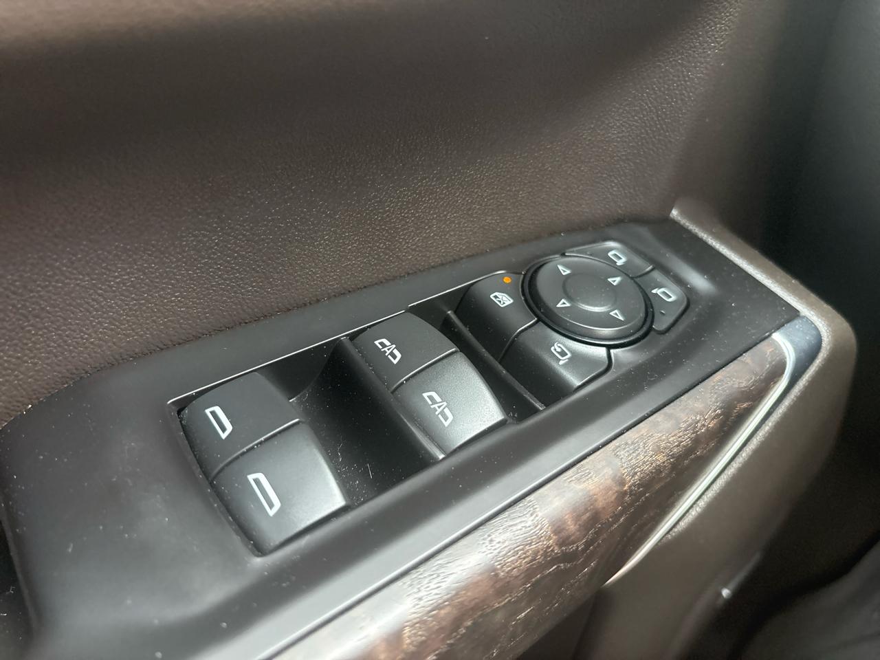 GMC Sierra 1500 4WD Crew Cab 147" Denali 2020