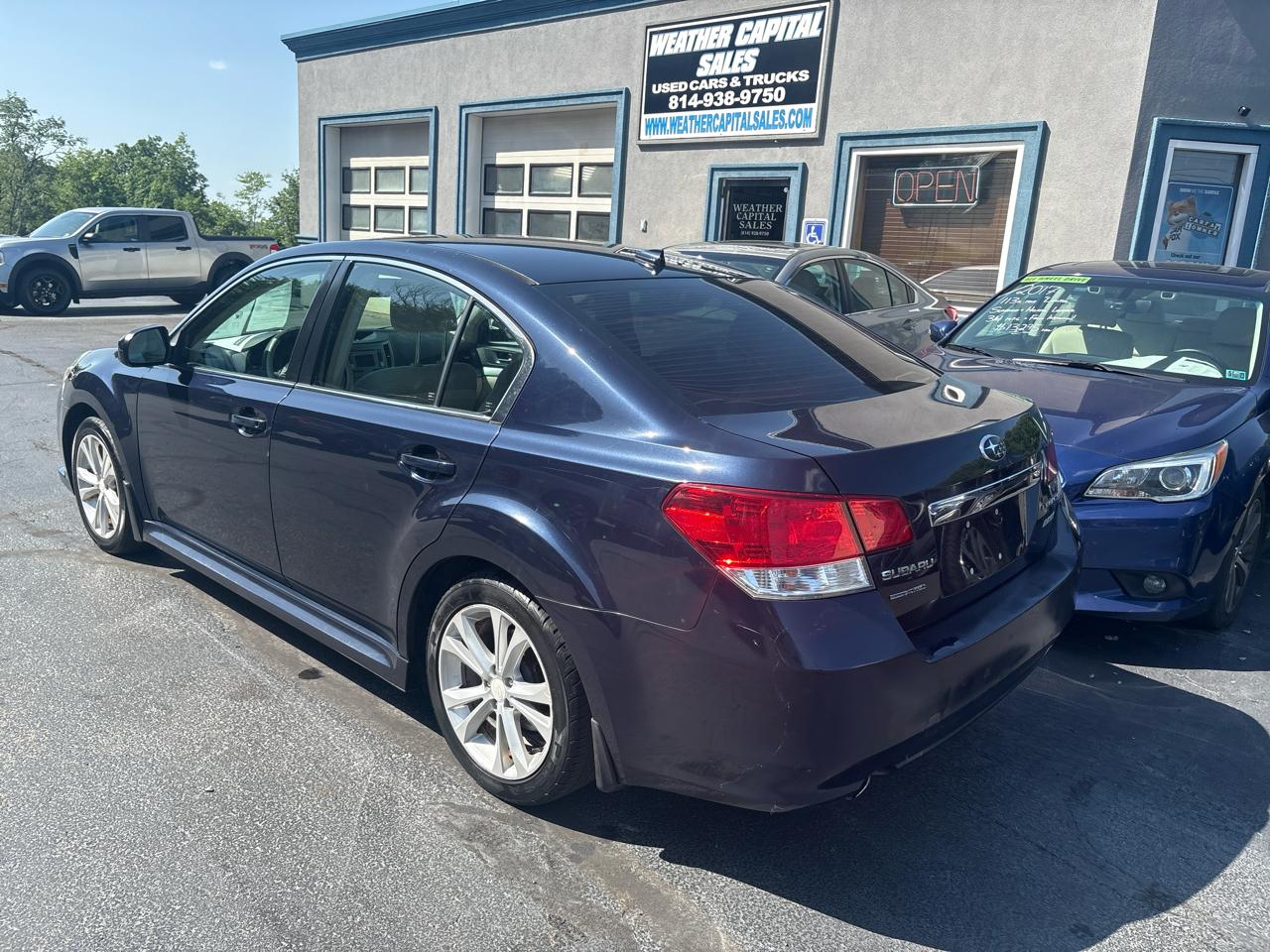 Subaru Legacy 4dr Sdn H4 Auto 2.5i Premium 2014