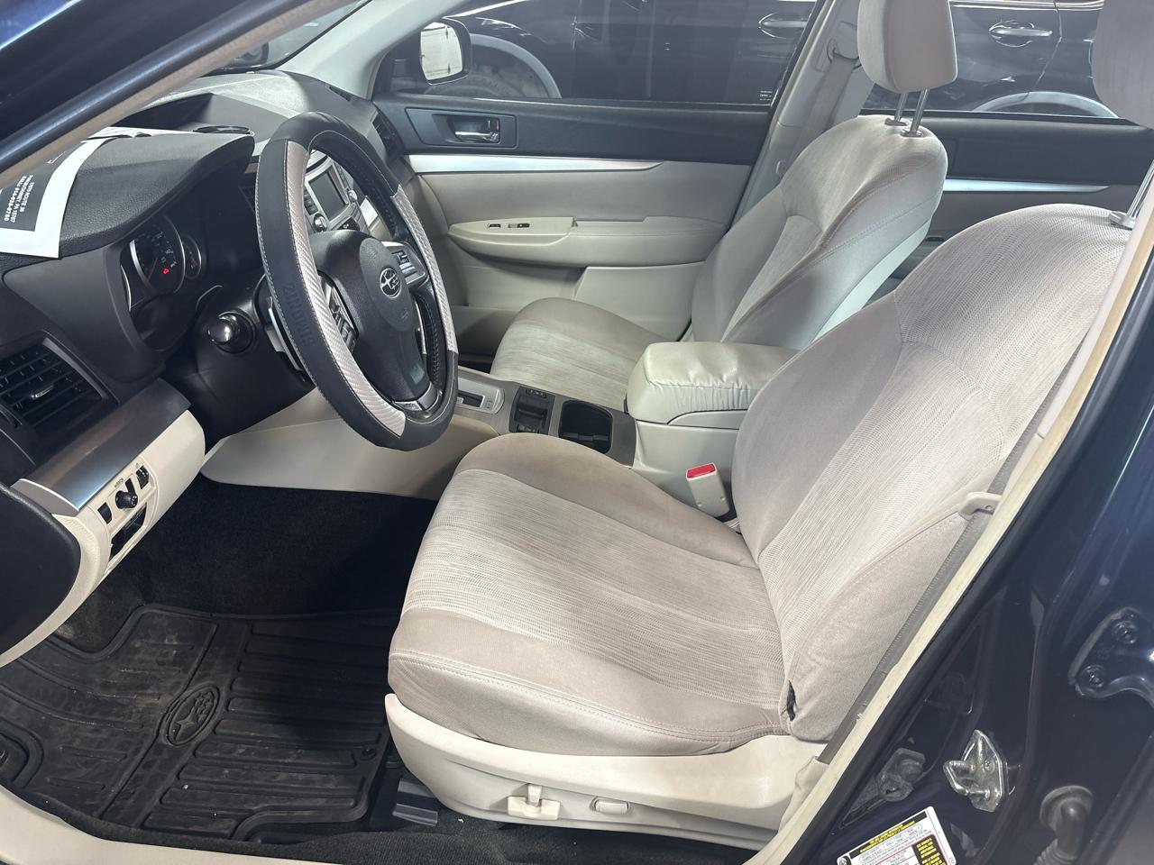 Subaru Legacy 4dr Sdn H4 Auto 2.5i Premium 2014