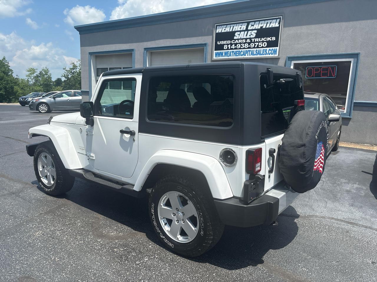 Jeep Wrangler 4WD 2dr Sahara 2012