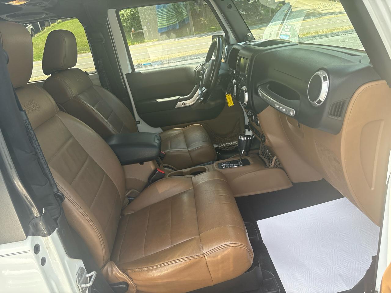 Jeep Wrangler 4WD 2dr Sahara 2012