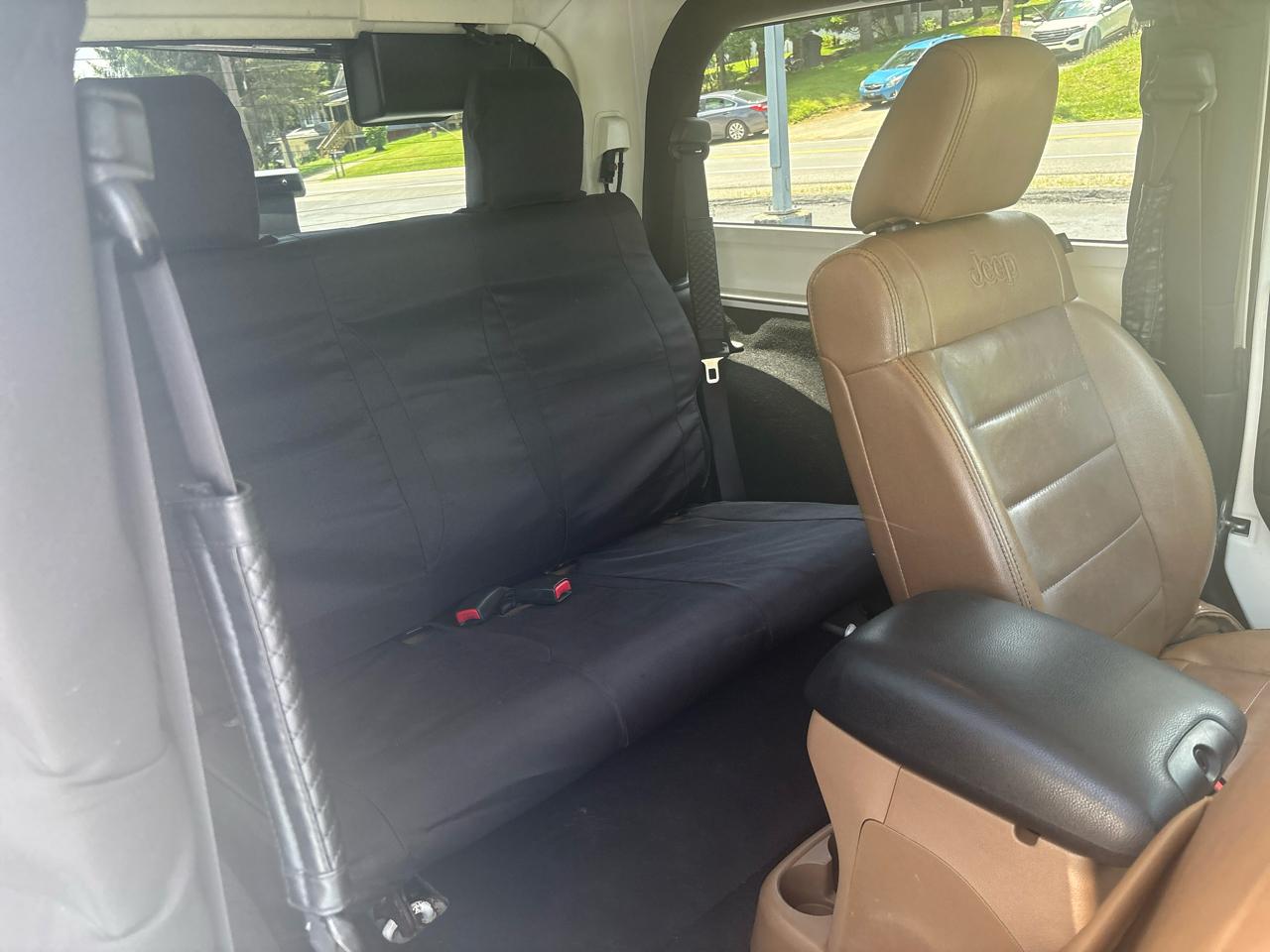 Jeep Wrangler 4WD 2dr Sahara 2012