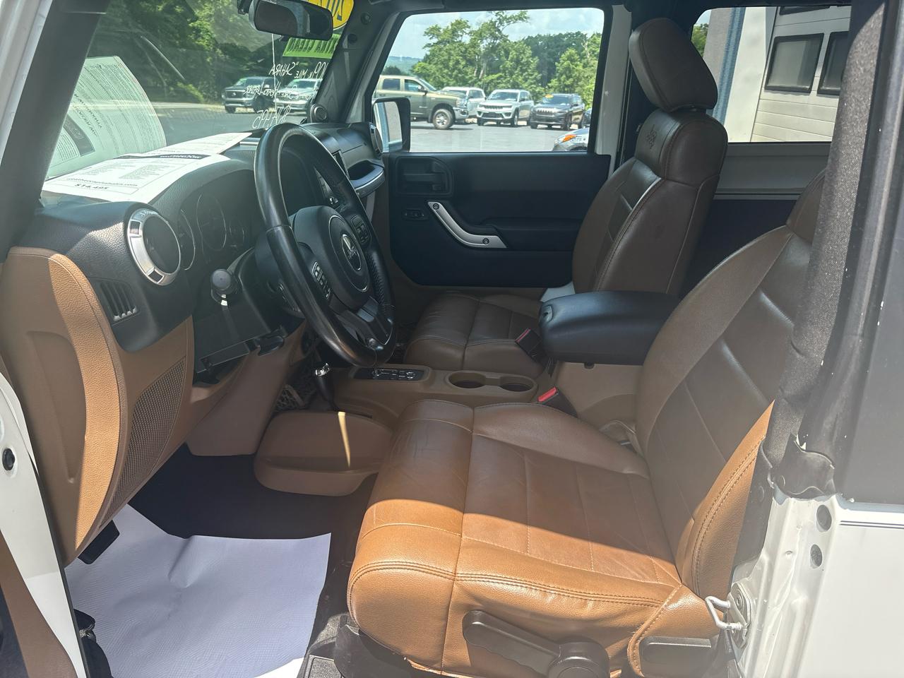 Jeep Wrangler 4WD 2dr Sahara 2012