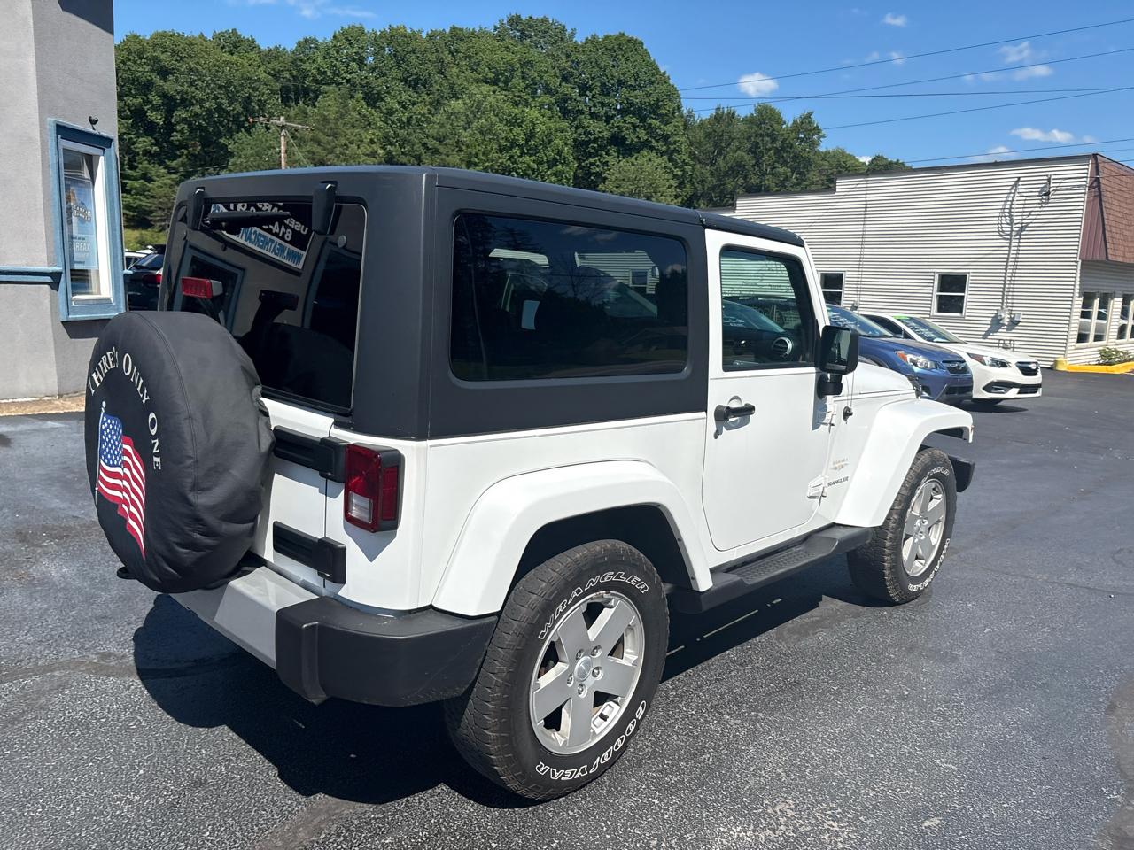 Jeep Wrangler 4WD 2dr Sahara 2012