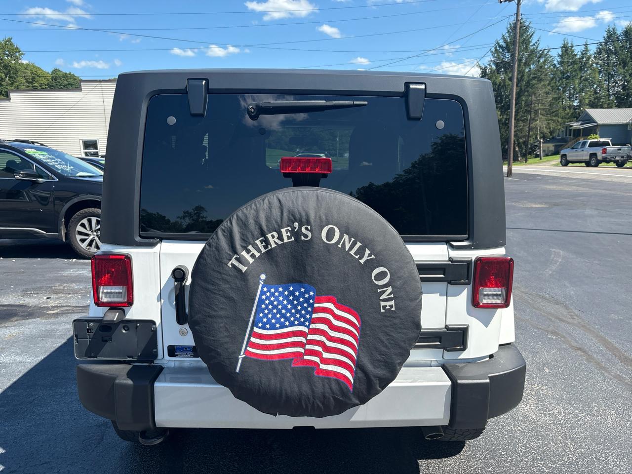 Jeep Wrangler 4WD 2dr Sahara 2012