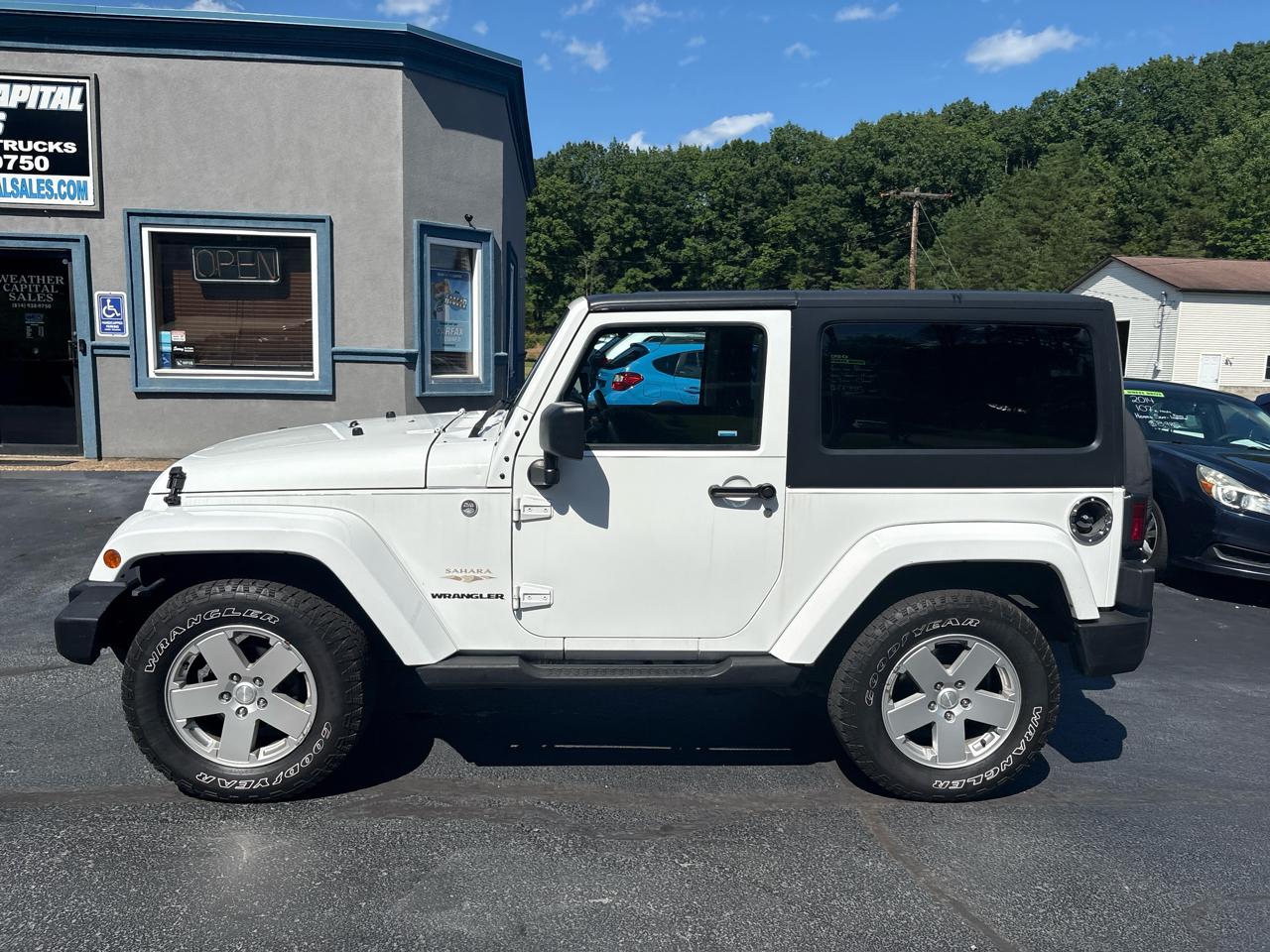Jeep Wrangler 4WD 2dr Sahara 2012