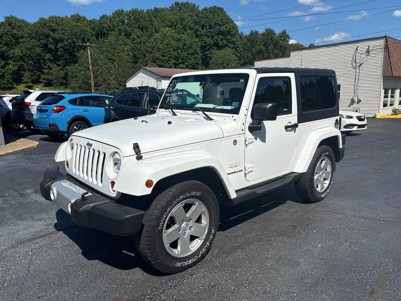 Jeep Wrangler 4WD 2dr Sahara 2012