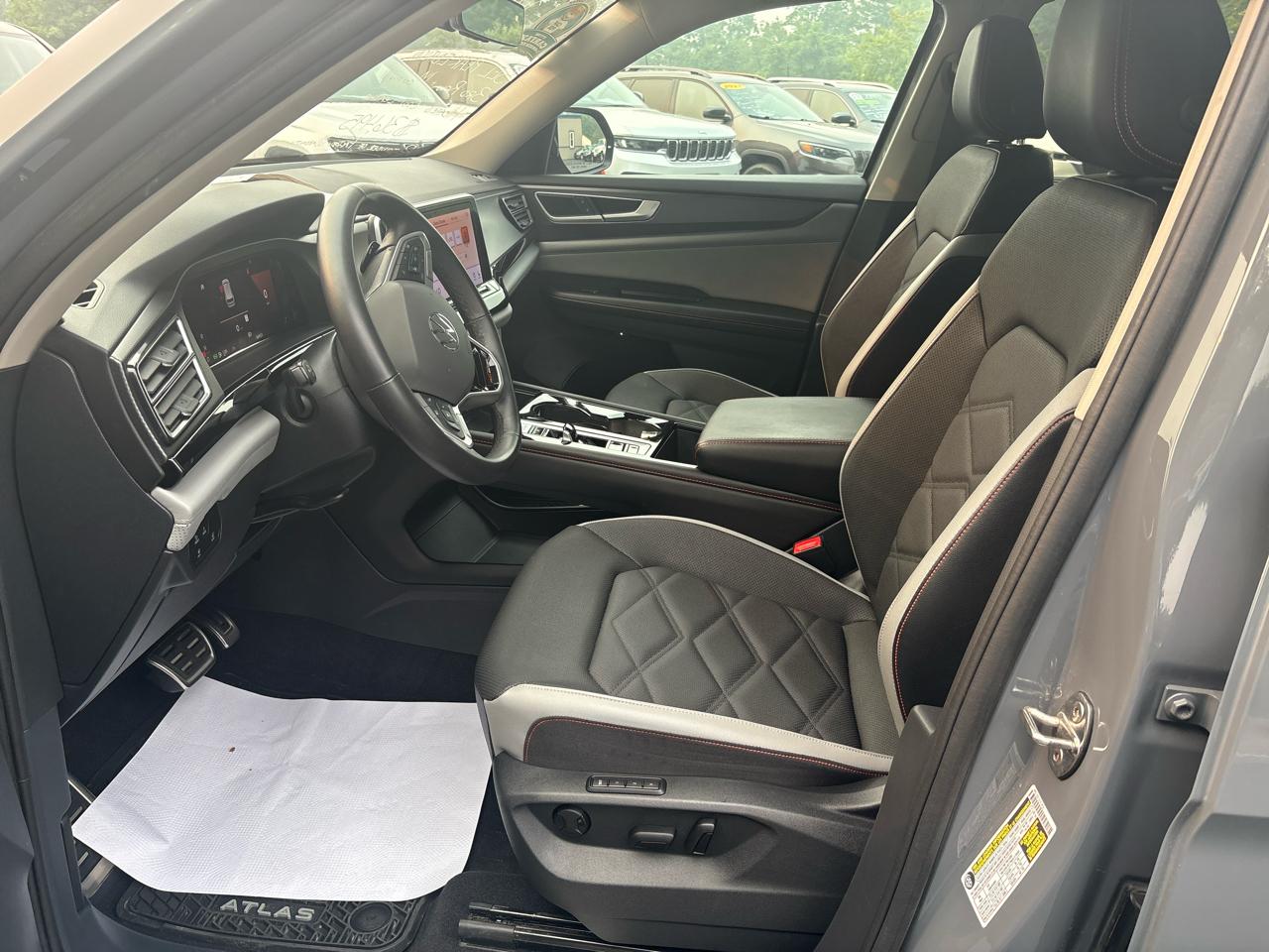 Volkswagen Atlas 2.0T Peak Edition SEL 4MOTION 2024