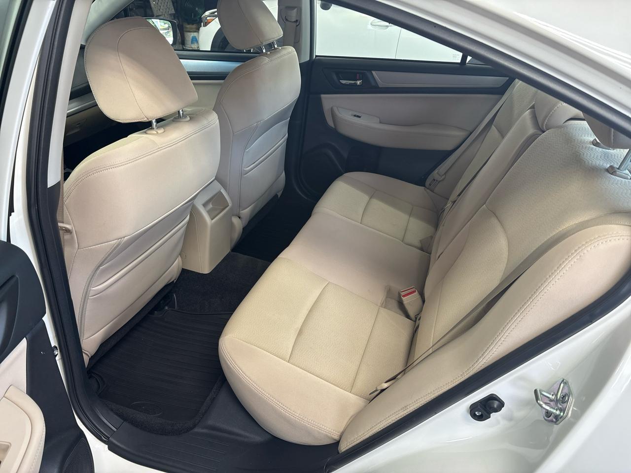 Subaru Legacy 4dr Sdn 2.5i Premium 2015