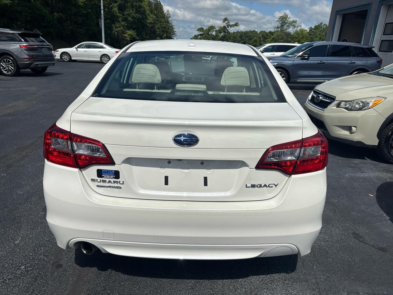 Subaru Legacy 4dr Sdn 2.5i Premium 2015