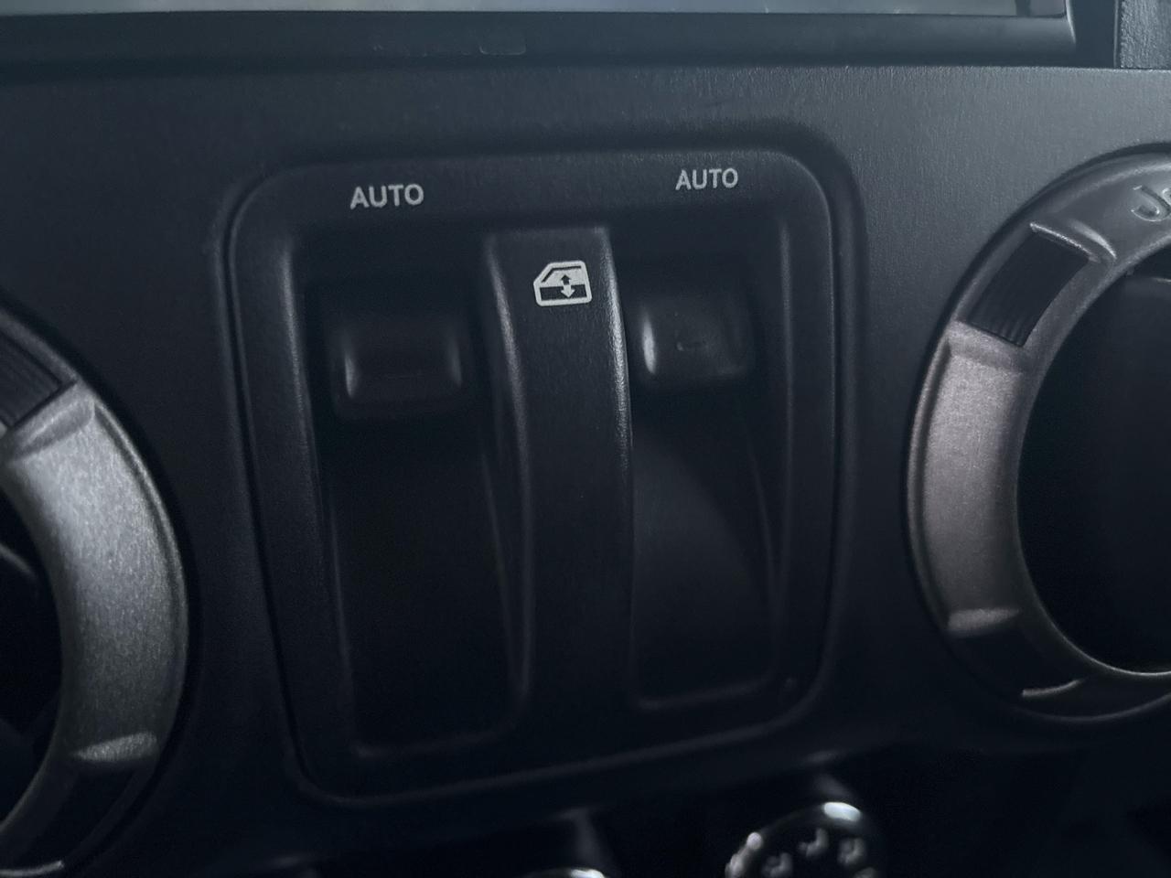 Jeep Wrangler 4WD 2dr Willys Wheeler 2015