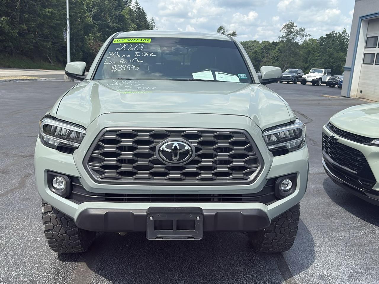 Toyota Tacoma 4WD TRD Off Road Double Cab 6' Bed V6 AT (Natl) 2023