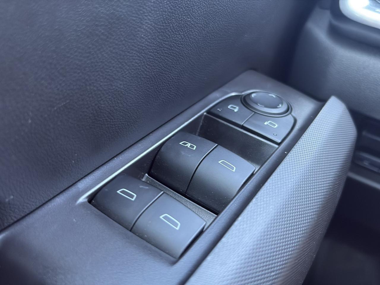GMC Canyon 4WD Crew Cab Elevation 2025