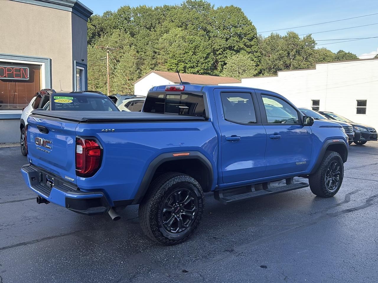 GMC Canyon 4WD Crew Cab Elevation 2025