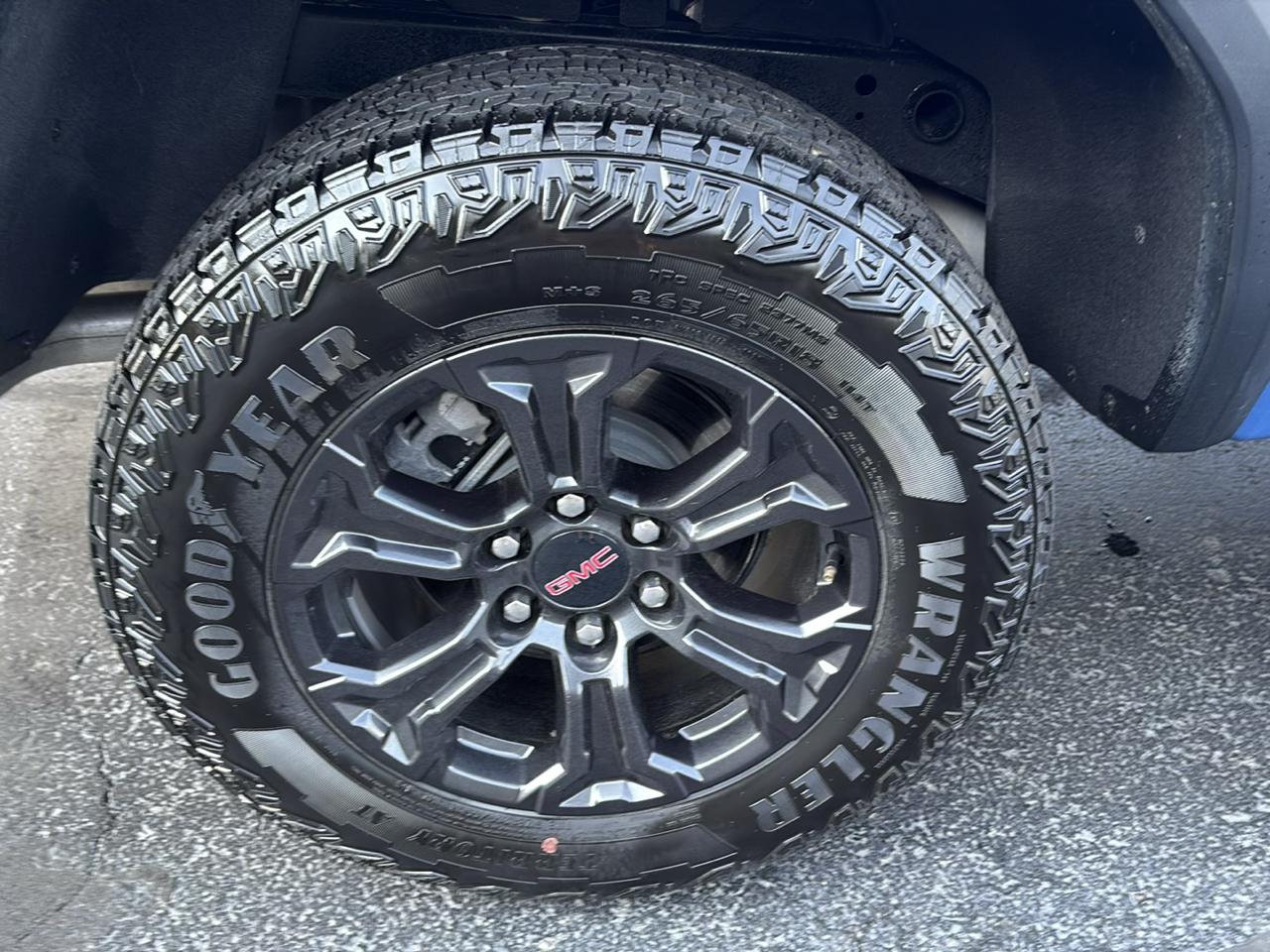 GMC Canyon 4WD Crew Cab Elevation 2025