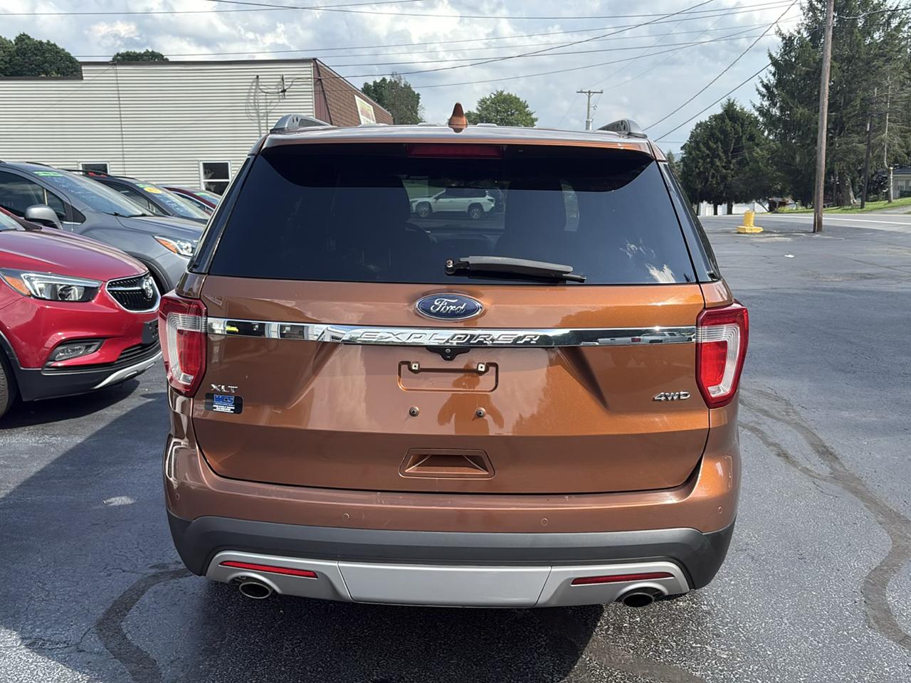 Ford Explorer 4WD 4dr V6 XLT 2017