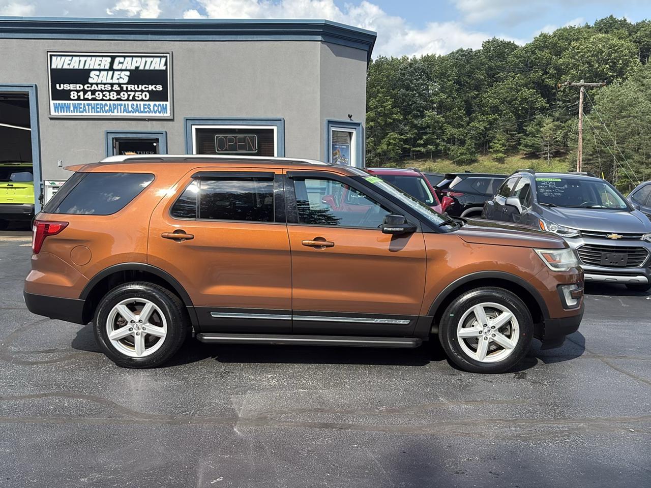 Ford Explorer 4WD 4dr V6 XLT 2017