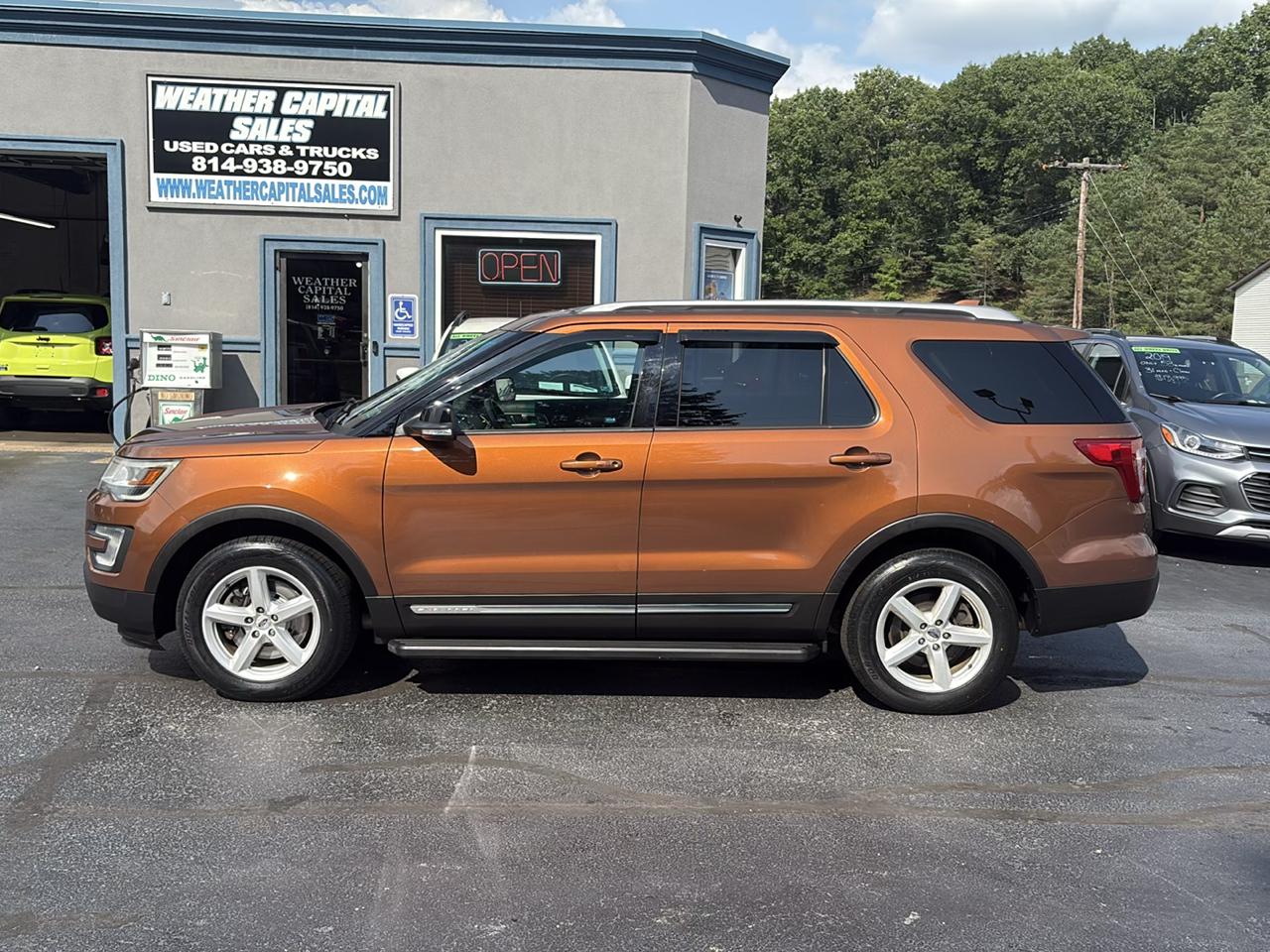 Ford Explorer 4WD 4dr V6 XLT 2017