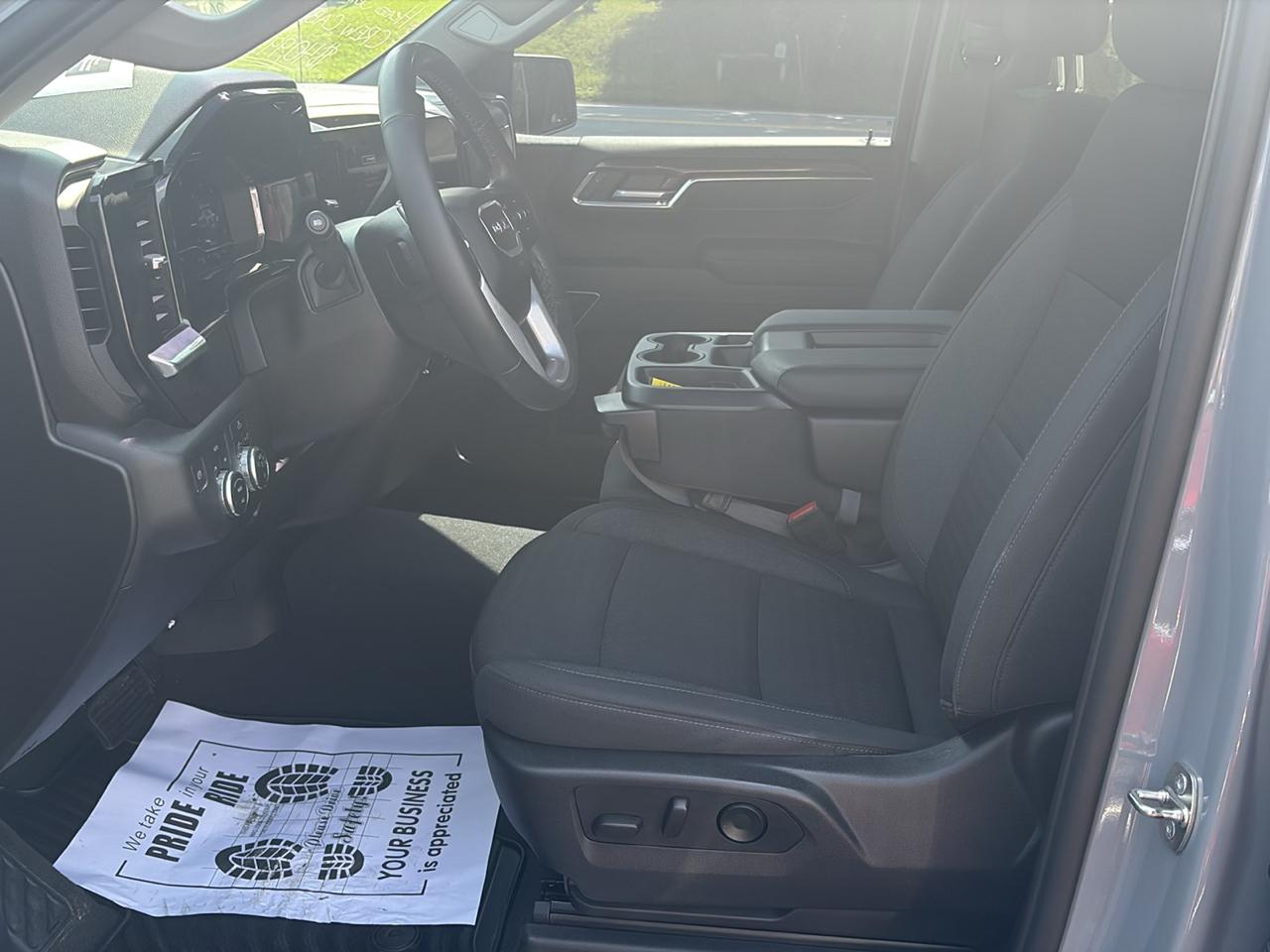 GMC Sierra 1500 4WD Crew Cab 147" Elevation w/3VL 2024