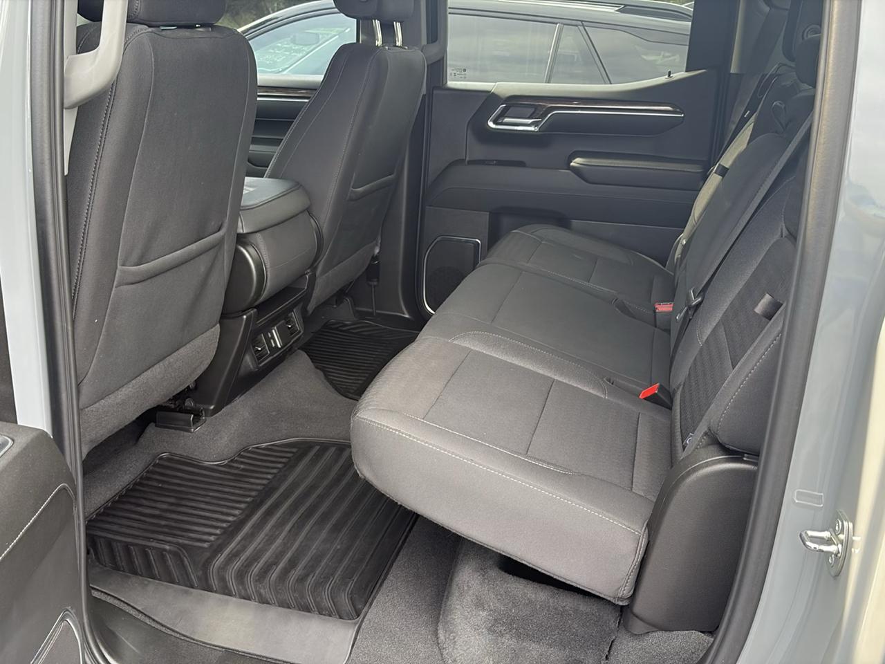 GMC Sierra 1500 4WD Crew Cab 147" Elevation w/3VL 2024