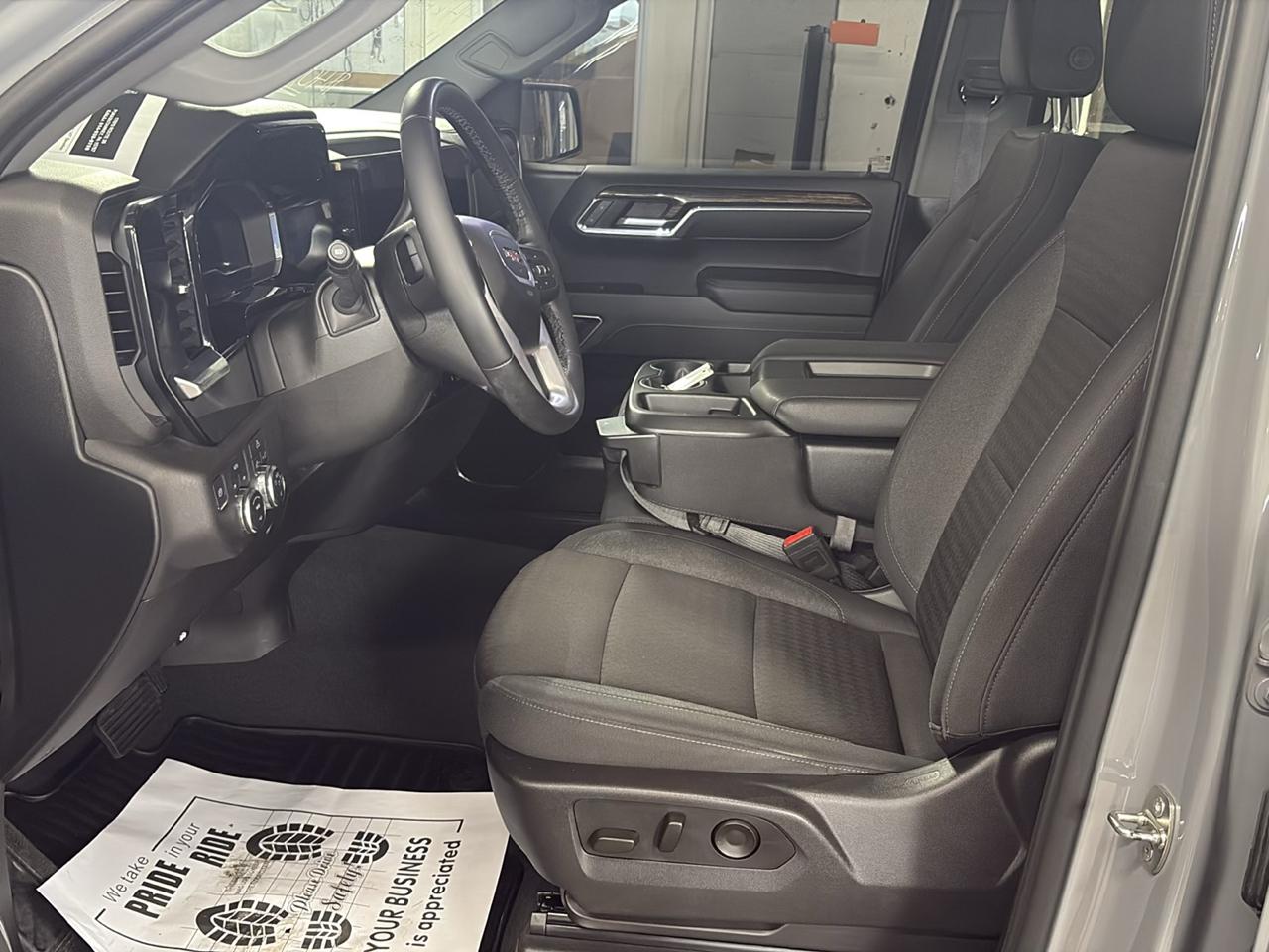 GMC Sierra 1500 4WD Crew Cab 147" Elevation w/3VL 2024