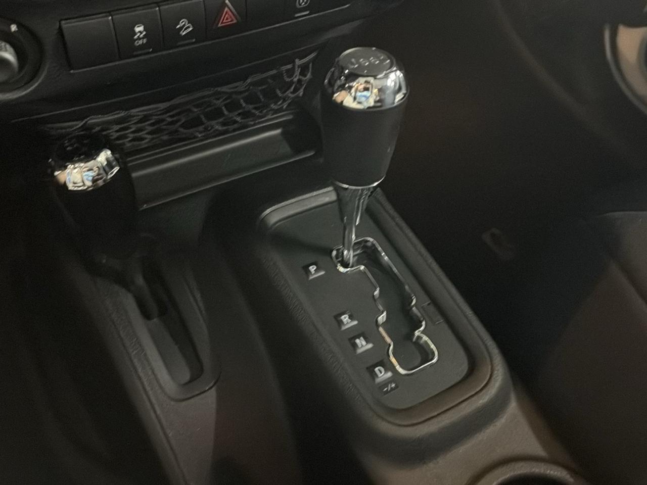 Jeep Wrangler 4WD 2dr Sahara 2013