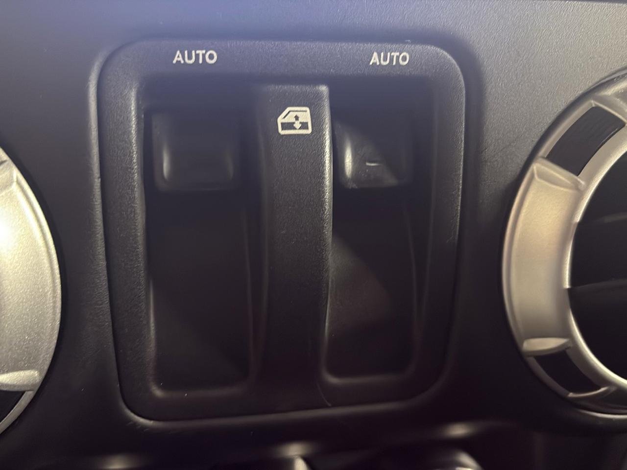 Jeep Wrangler 4WD 2dr Sahara 2013