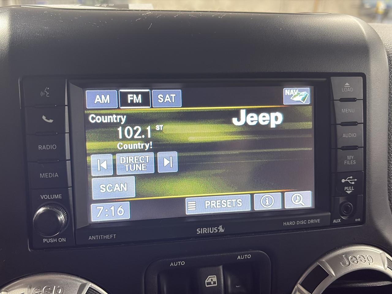 Jeep Wrangler 4WD 2dr Sahara 2013