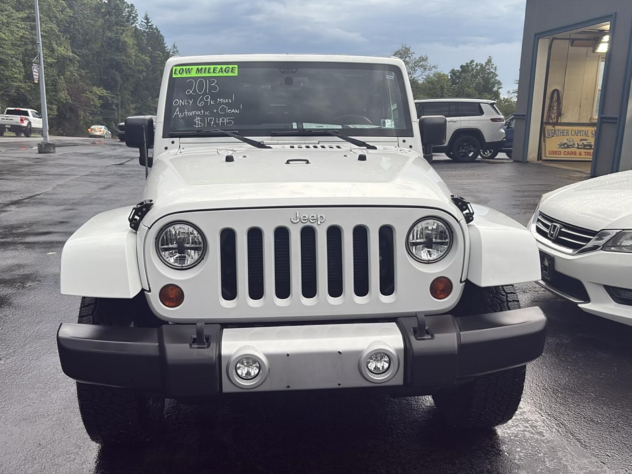 Jeep Wrangler 4WD 2dr Sahara 2013
