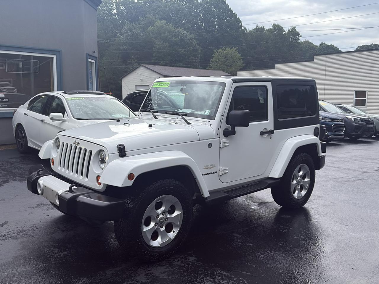 Jeep Wrangler 4WD 2dr Sahara 2013