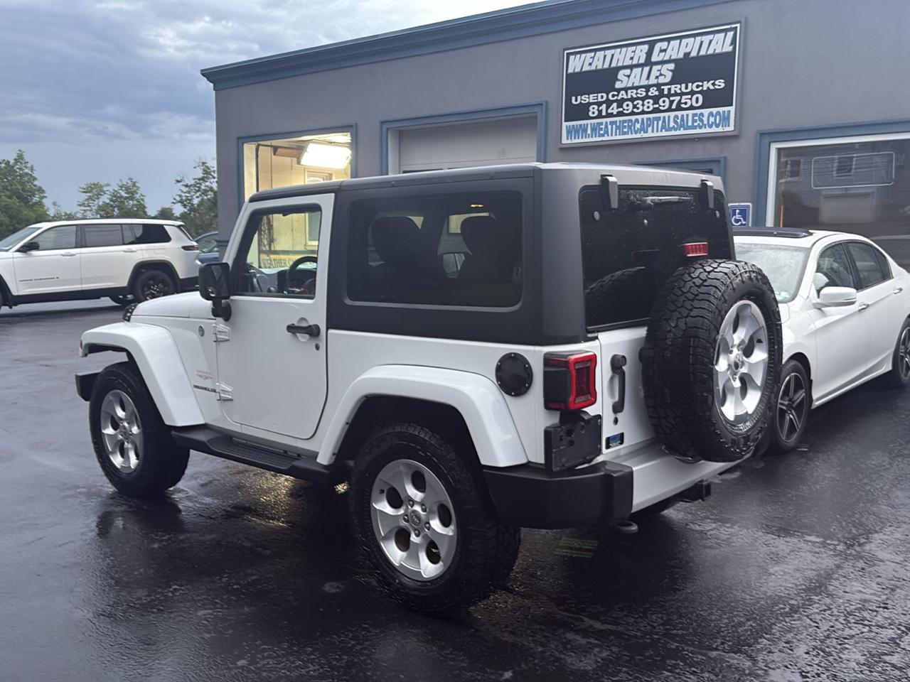Jeep Wrangler 4WD 2dr Sahara 2013