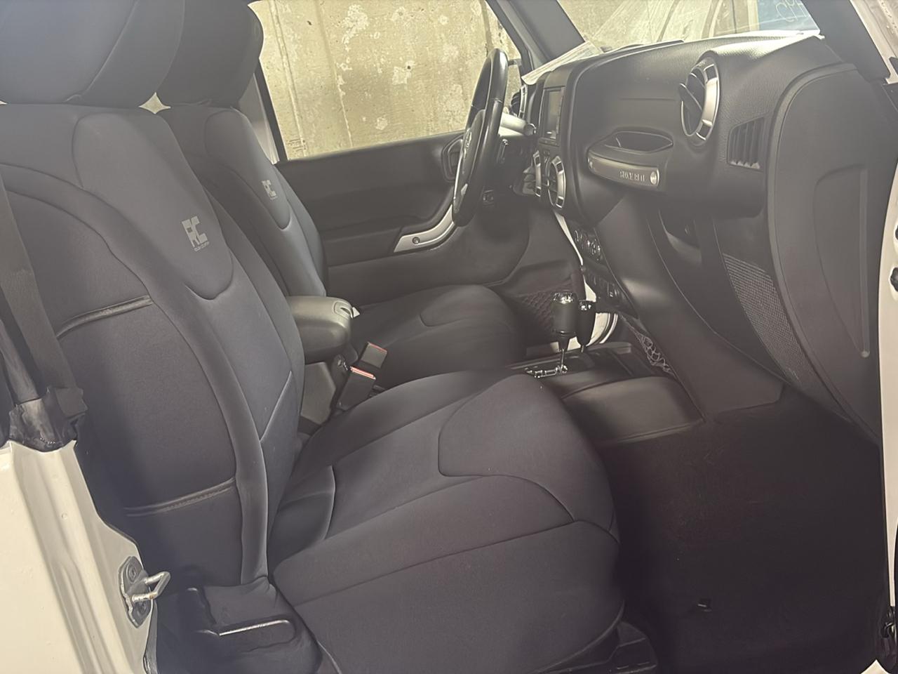 Jeep Wrangler 4WD 2dr Sahara 2013