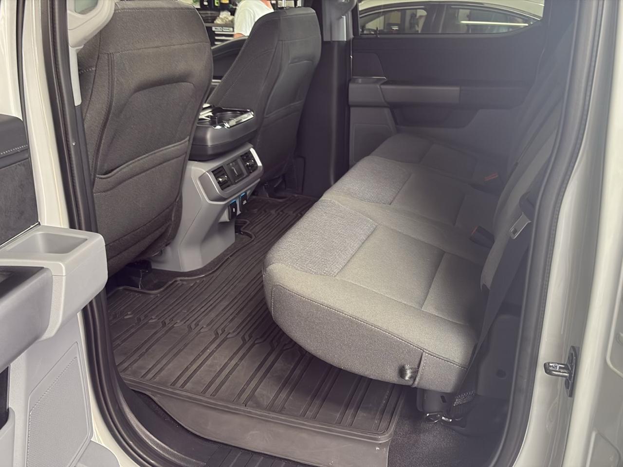 Ford F-150 4WD SuperCrew 145" XLT 2024