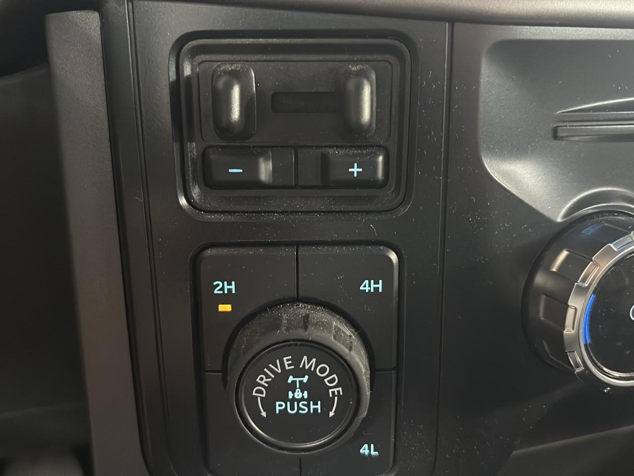Ford F-150 4WD SuperCrew 145" XLT 2024