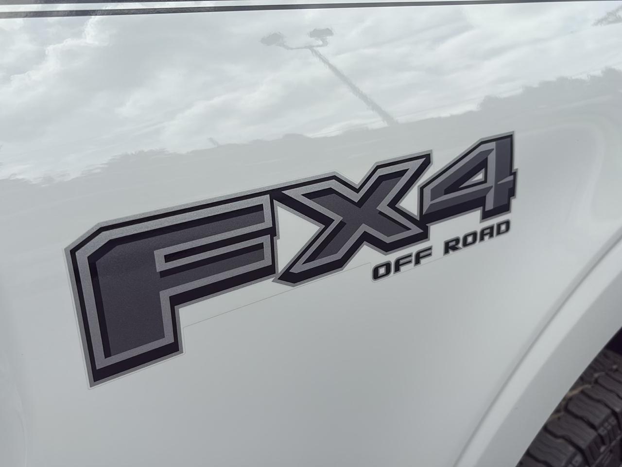 Ford F-150 4WD SuperCrew 145" XLT 2024